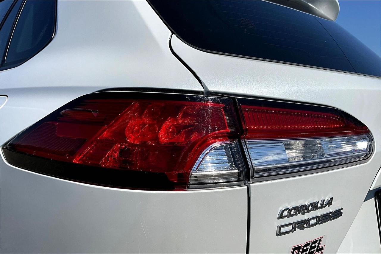 2022 Toyota Corolla Cross L | Heated Seats | SafetyTech | AWD Photo