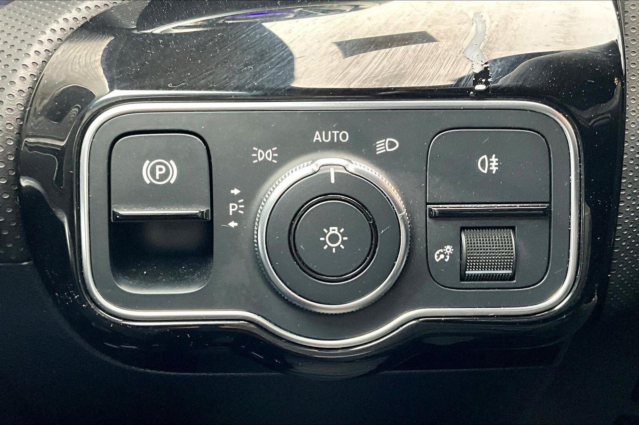 2021 Mercedes-Benz A-Class A250 | AMG Sport Pkg | Sunroof | NAV | AWD Photo