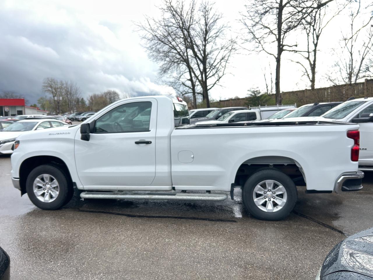 2023 Chevrolet Silverado 1500 REG CAB, LONG BOX, CLEAN CARFAX, BACK UP CAMERA! Photo