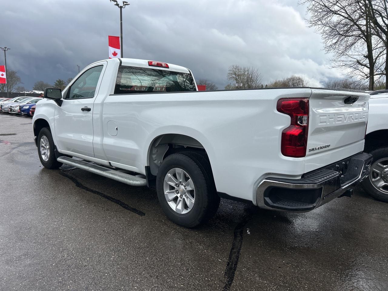 2023 Chevrolet Silverado 1500 REG CAB, LONG BOX, CLEAN CARFAX, BACK UP CAMERA! Photo