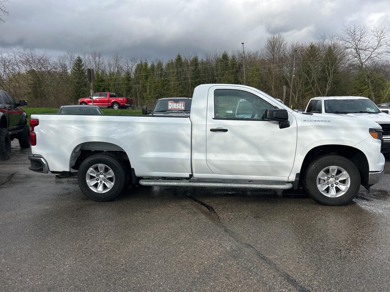 2023 Chevrolet Silverado 1500 REG CAB, LONG BOX, CLEAN CARFAX, BACK UP CAMERA! Photo