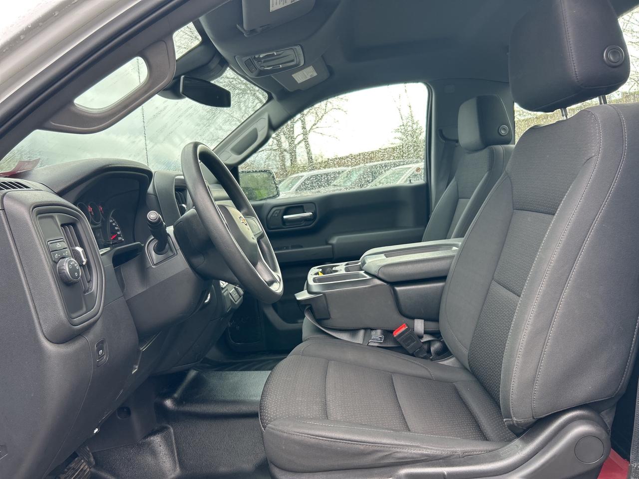 2023 Chevrolet Silverado 1500 REG CAB, LONG BOX, CLEAN CARFAX, BACK UP CAMERA! - Photo #12