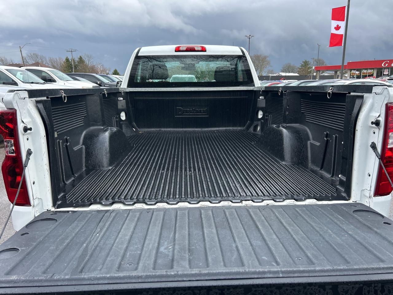 2023 Chevrolet Silverado 1500 REG CAB, LONG BOX, CLEAN CARFAX, BACK UP CAMERA! - Photo #19