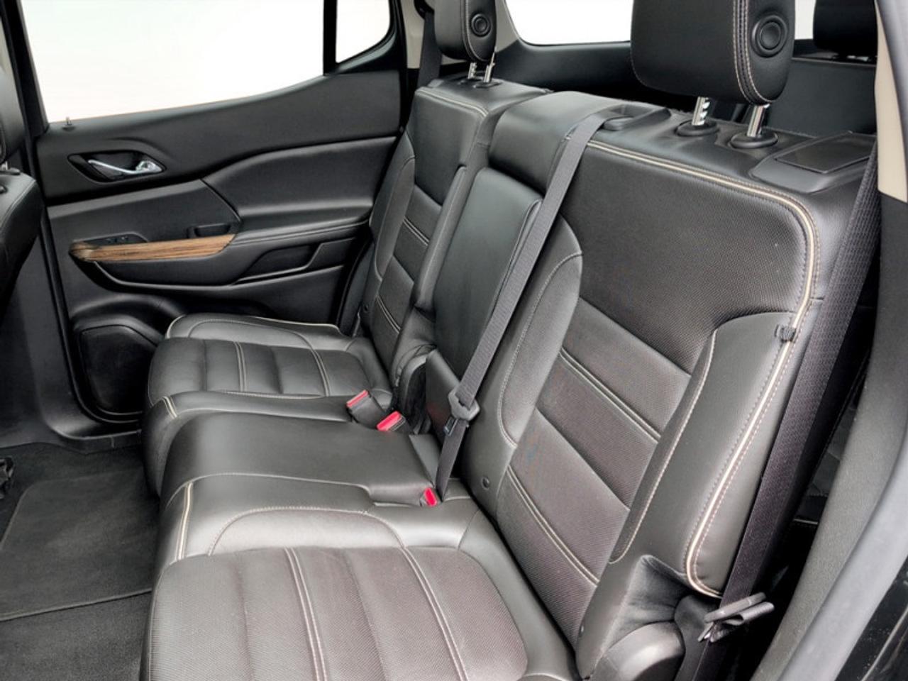 2019 GMC Acadia Denali  **TECH PKG - ADAPTIVE CRUISE** Photo