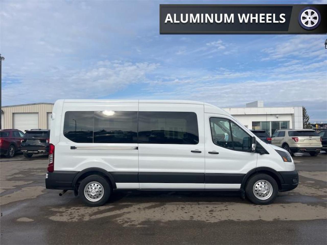 2026 Ford Transit Passenger Wagon XL Photo