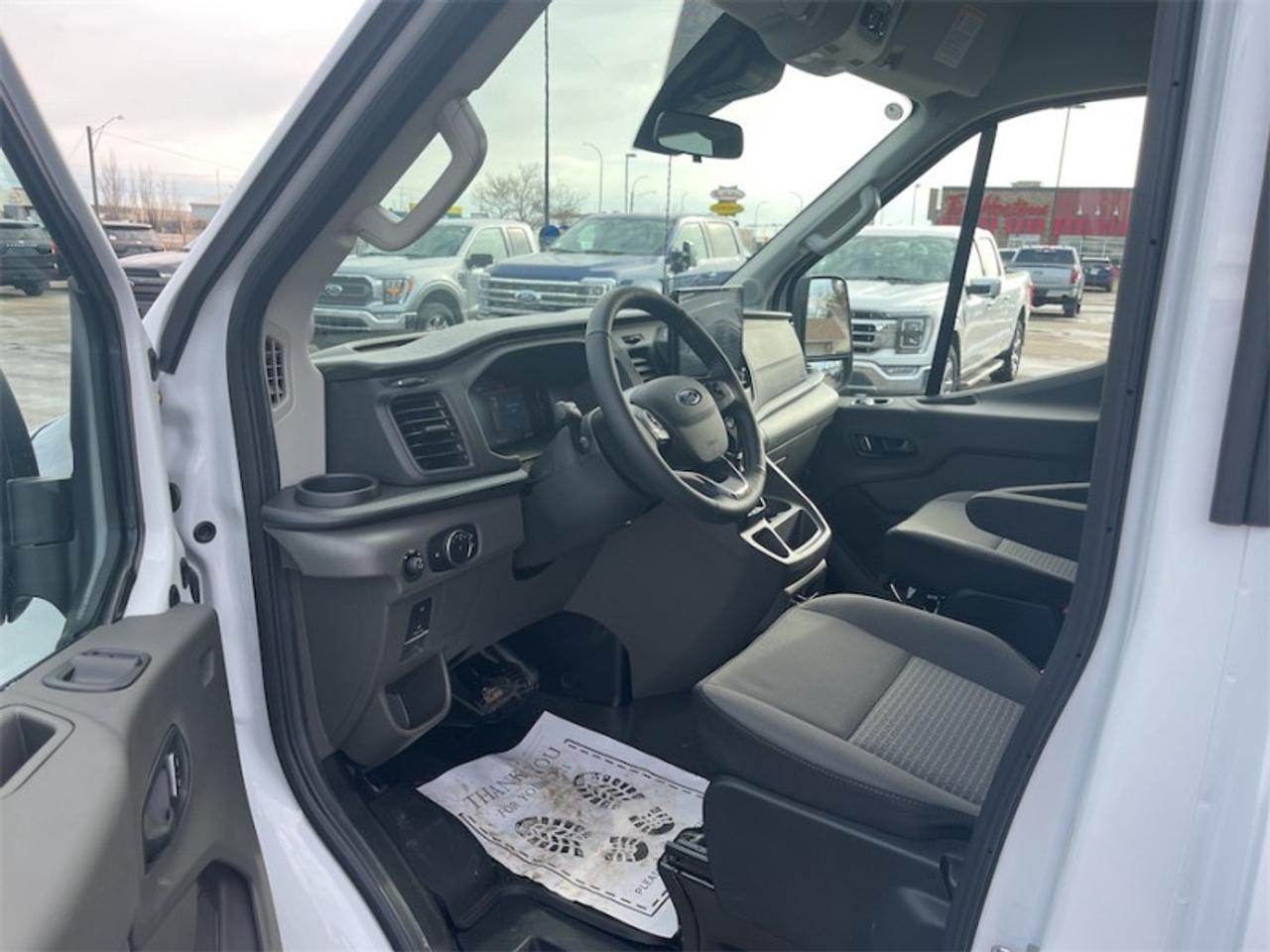 2026 Ford Transit Passenger Wagon XL Photo5