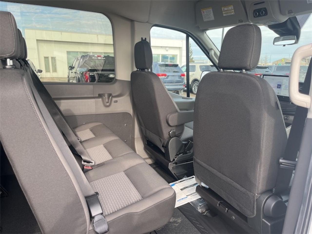 2026 Ford Transit Passenger Wagon XL Photo5
