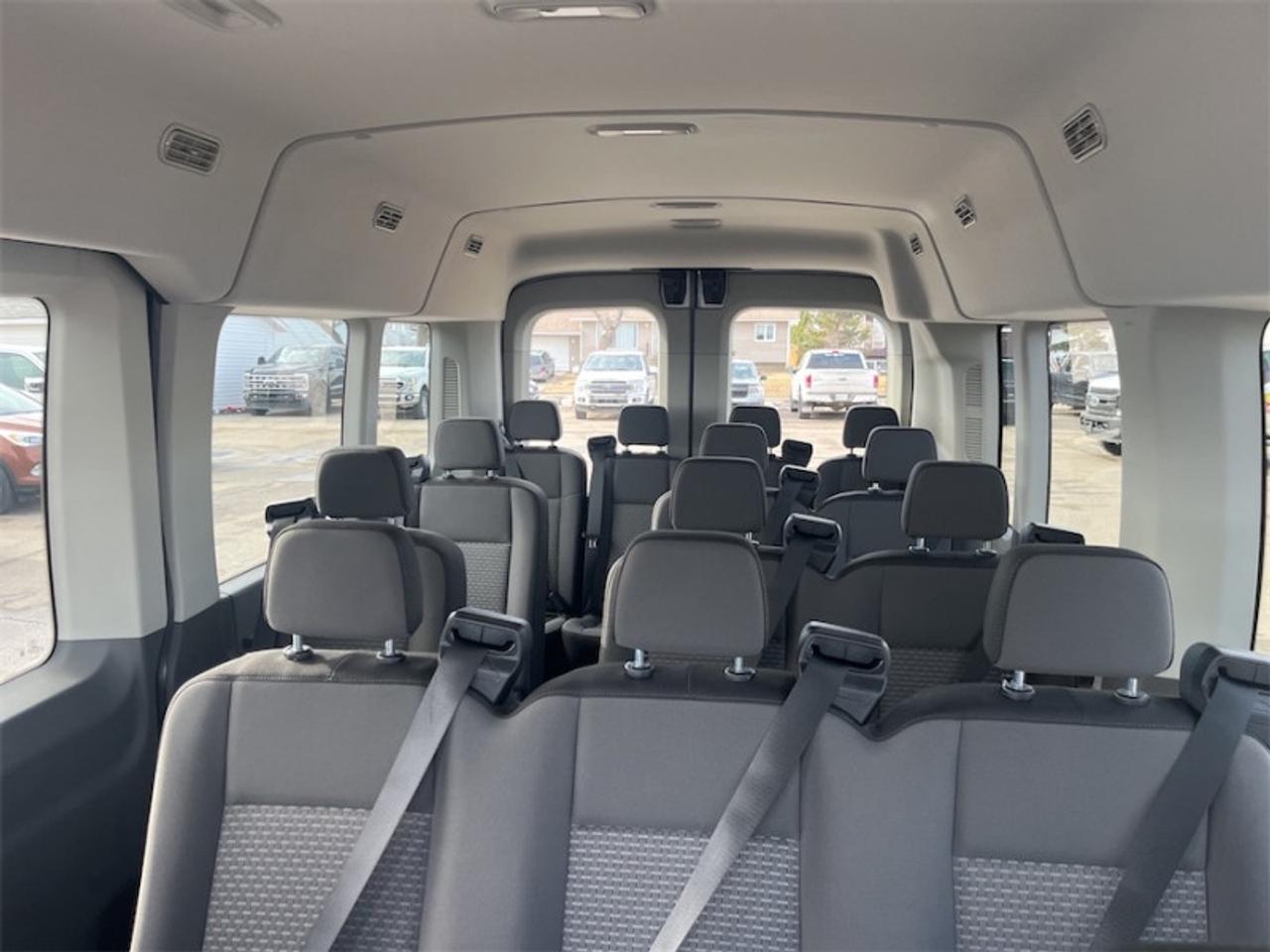 2026 Ford Transit Passenger Wagon XL Photo5