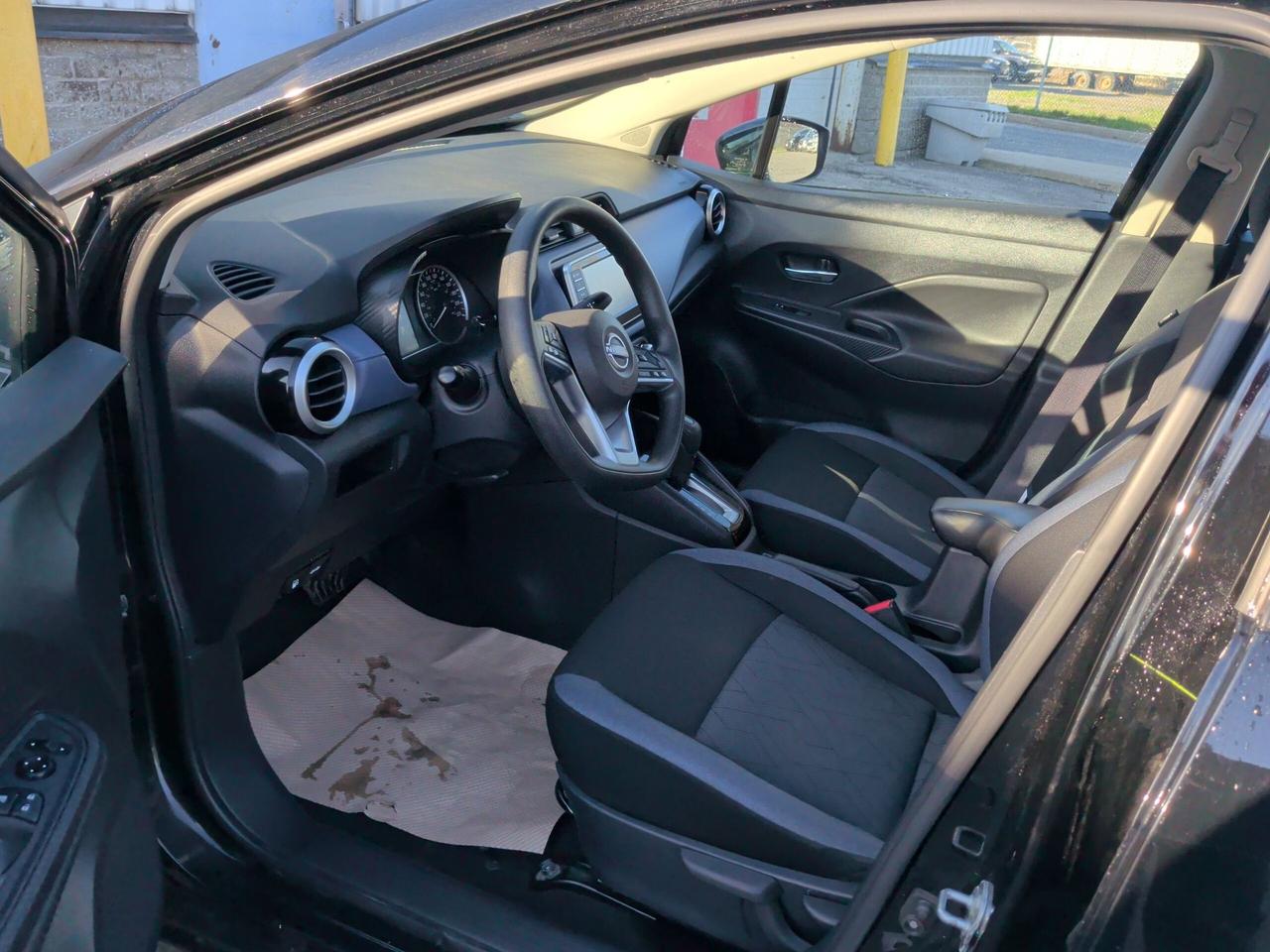2024 Nissan Versa SV Photo
