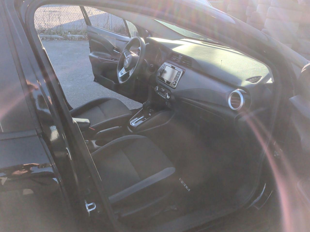 2024 Nissan Versa SV Photo