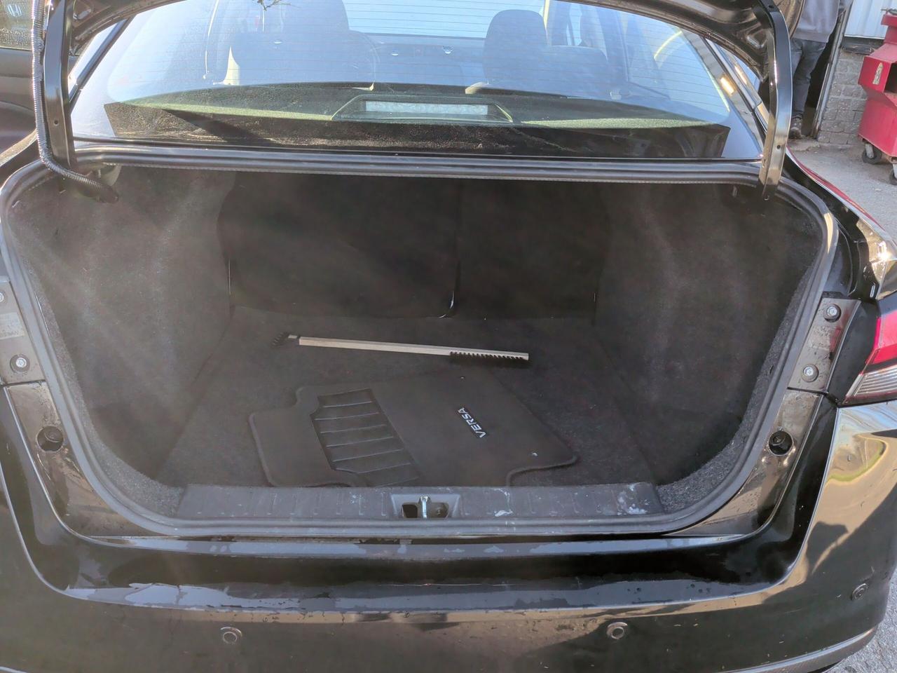 2024 Nissan Versa SV Photo