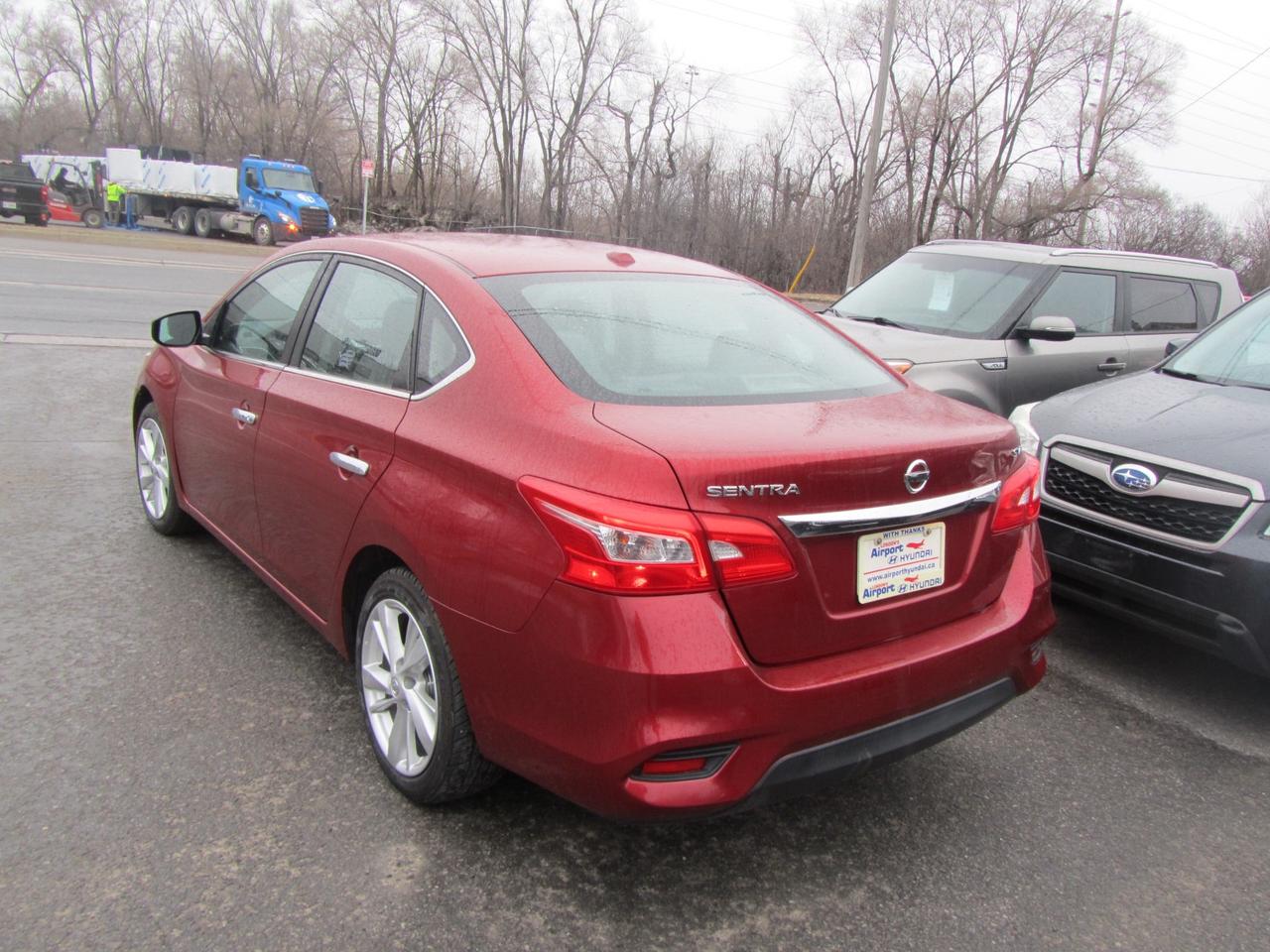 2017 Nissan Sentra SR CVT Photo2