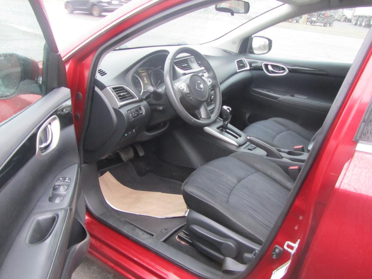 2017 Nissan Sentra SR CVT Photo