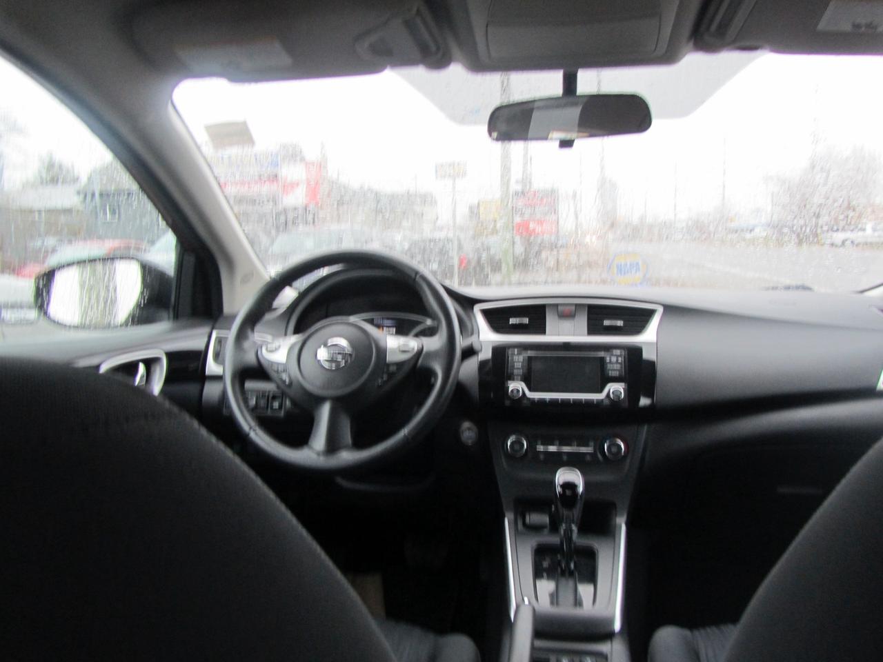 2017 Nissan Sentra SR CVT Photo