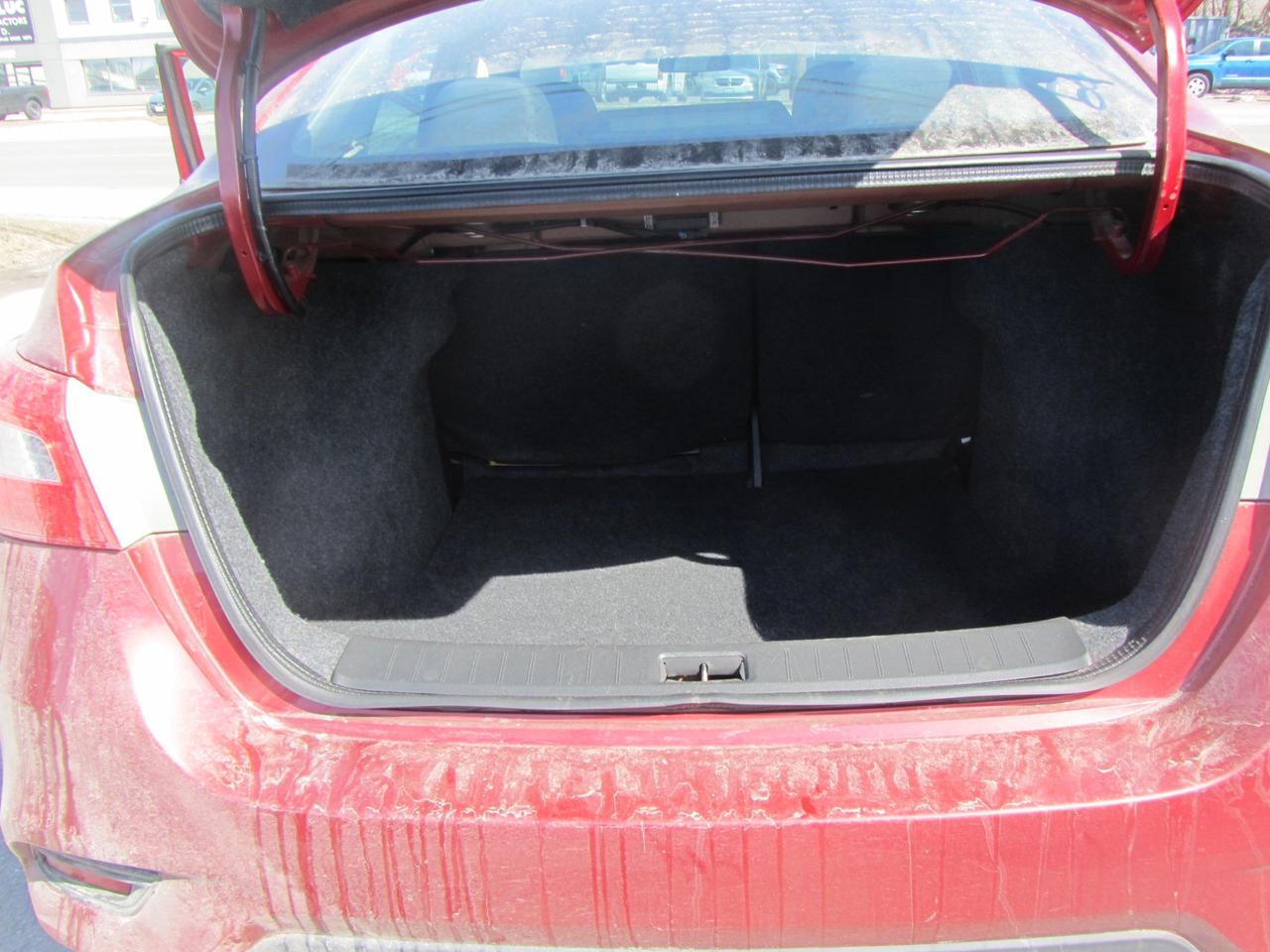 2017 Nissan Sentra SR CVT Photo