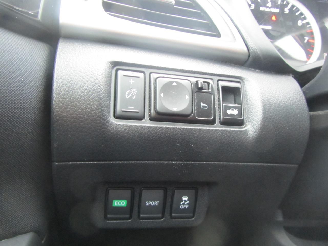 2017 Nissan Sentra SR CVT Photo