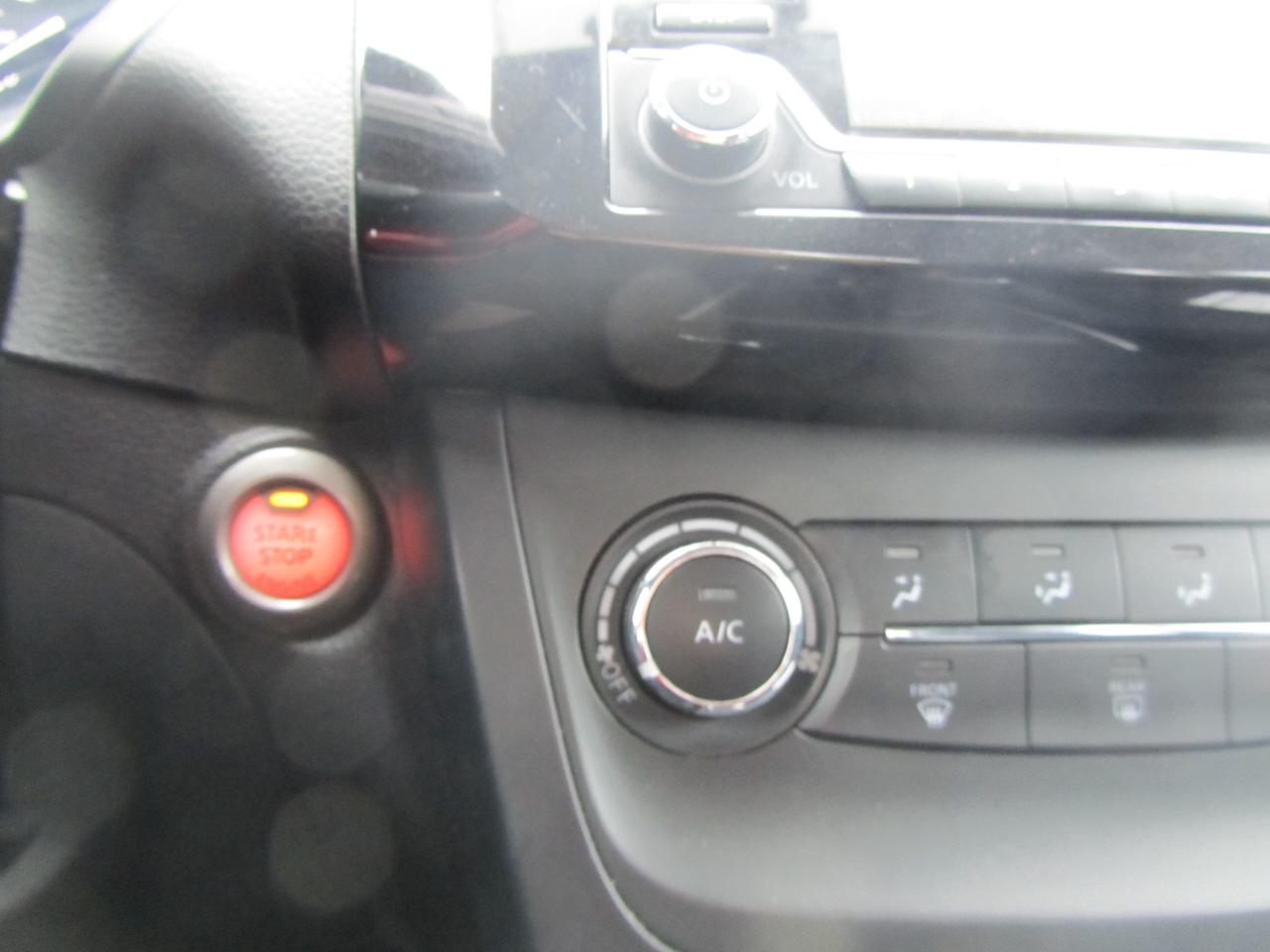 2017 Nissan Sentra SR CVT Photo