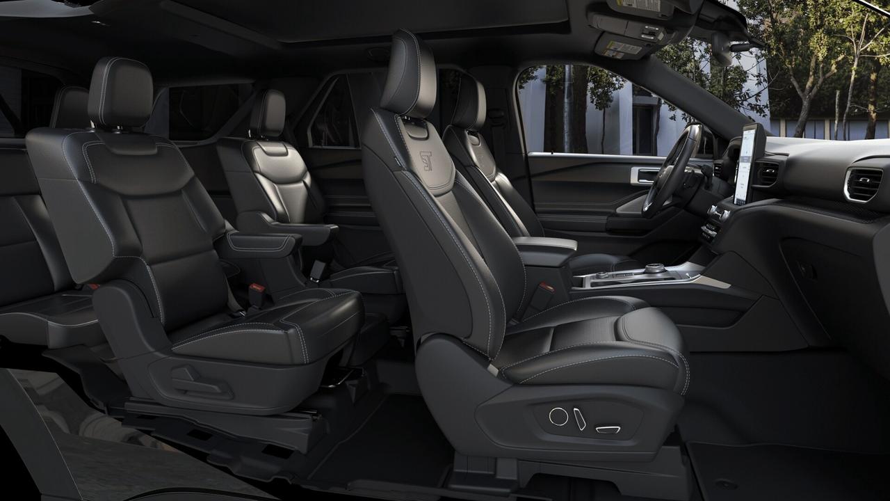 2020 Ford Explorer ST Photo5
