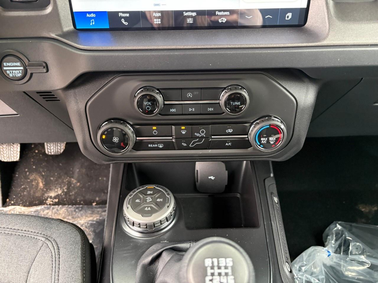 2026 Ford Bronco Base 2 Door 4x4 Photo