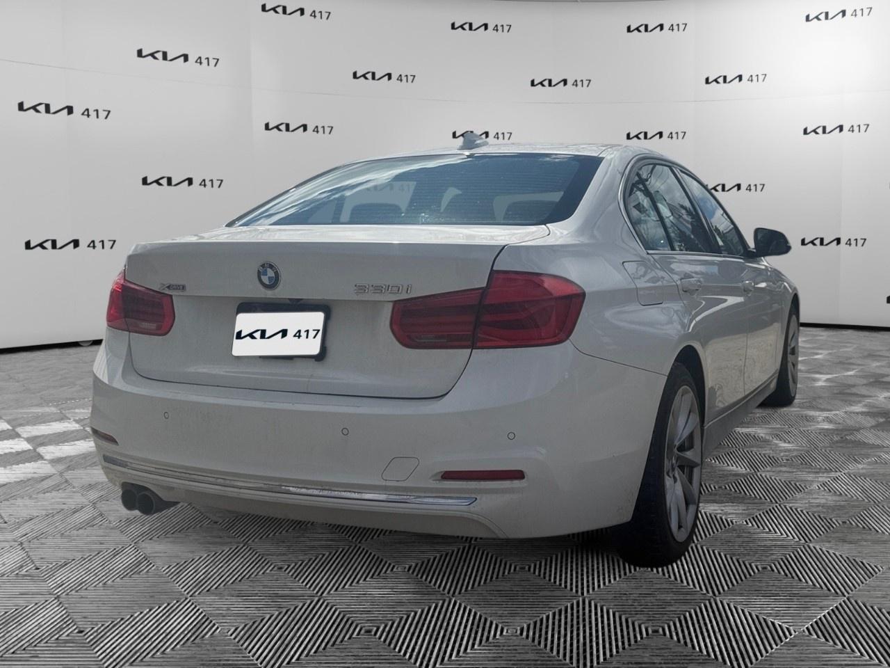 2017 BMW 3 Series 4dr Sdn 330i xDrive AWD Photo