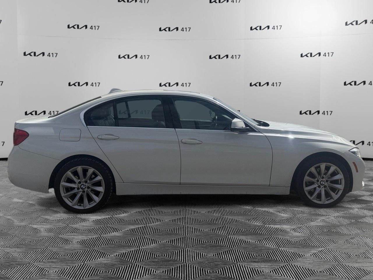 2017 BMW 3 Series 4dr Sdn 330i xDrive AWD Photo