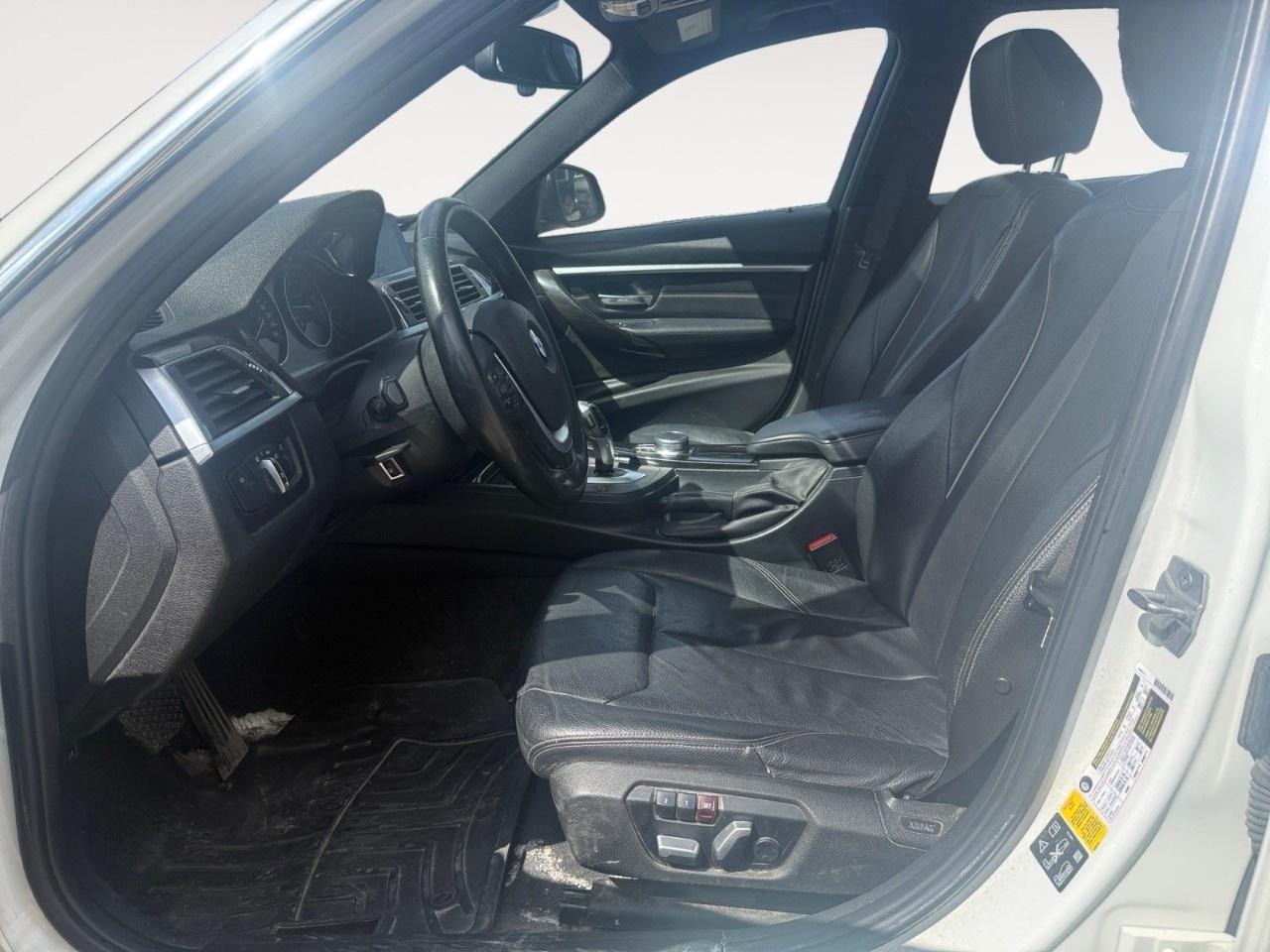 2017 BMW 3 Series 4dr Sdn 330i xDrive AWD Photo