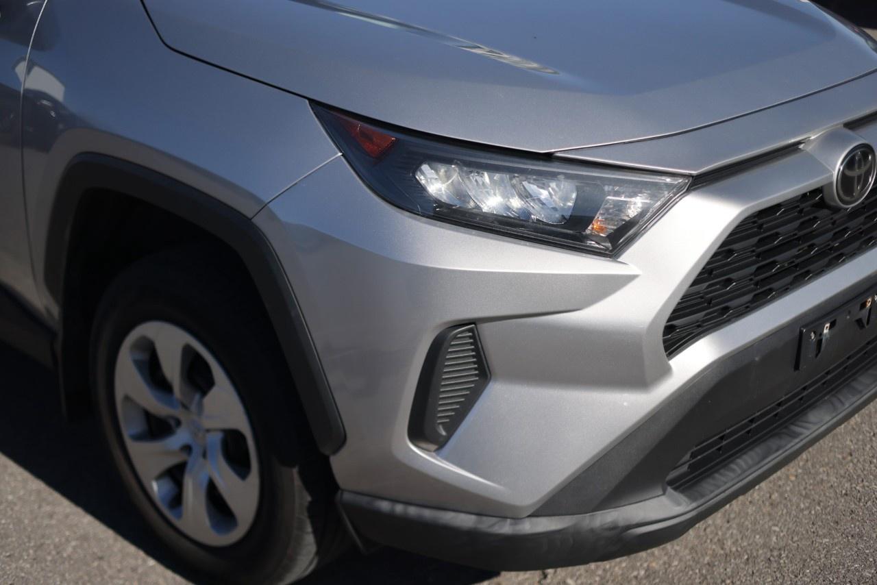 2022 Toyota RAV4 LE AWD Photo