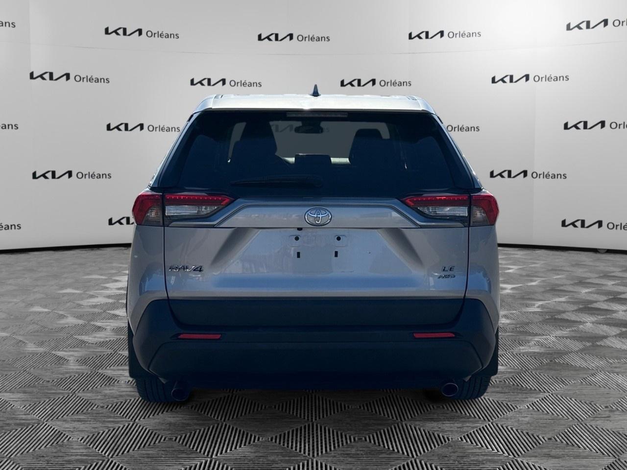2022 Toyota RAV4 LE AWD Photo