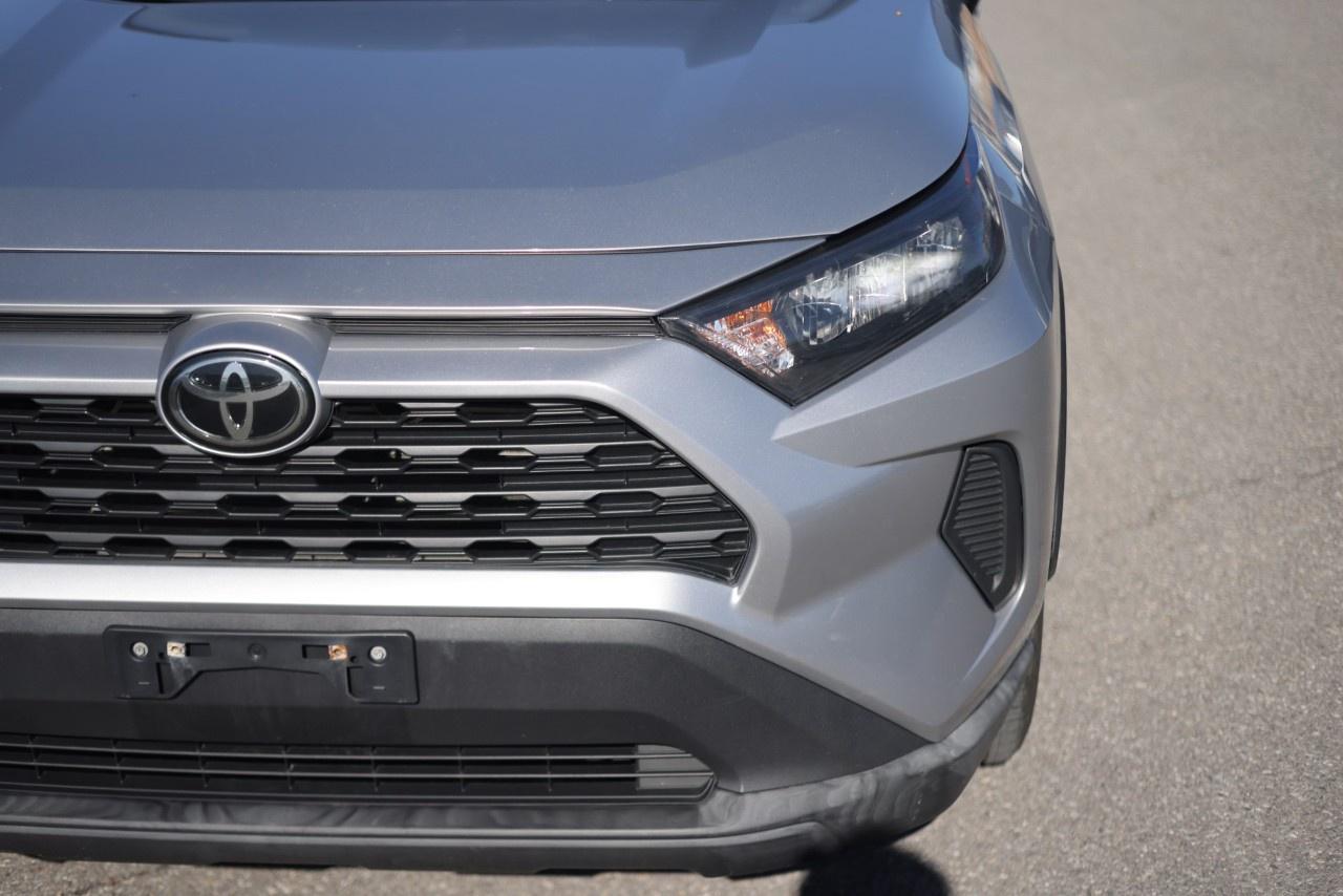 2022 Toyota RAV4 LE AWD Photo