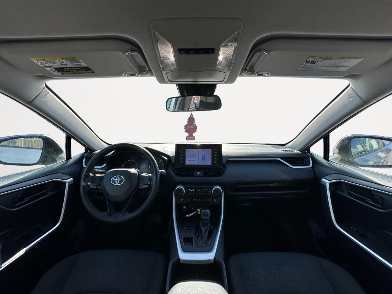 2022 Toyota RAV4 LE AWD Photo