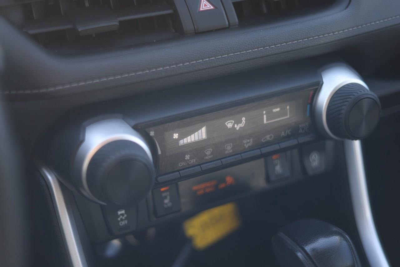 2022 Toyota RAV4 LE AWD Photo