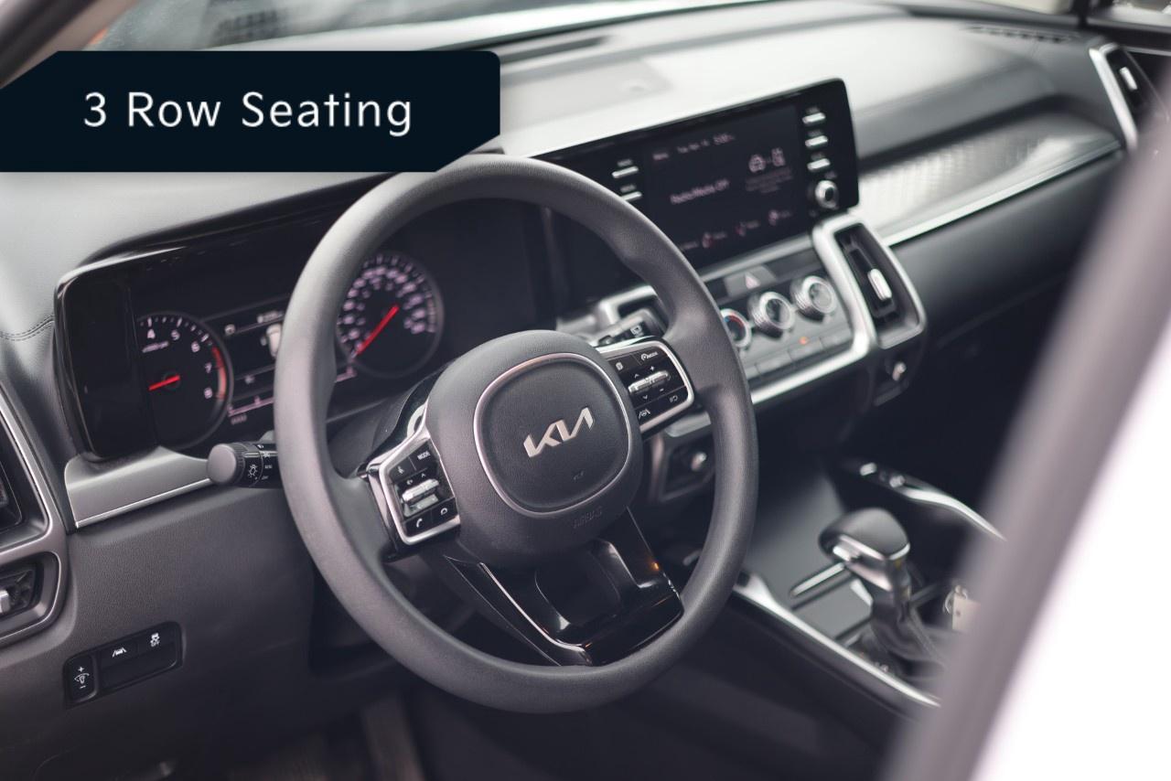 2023 Kia Sorento LX  AWD Photo
