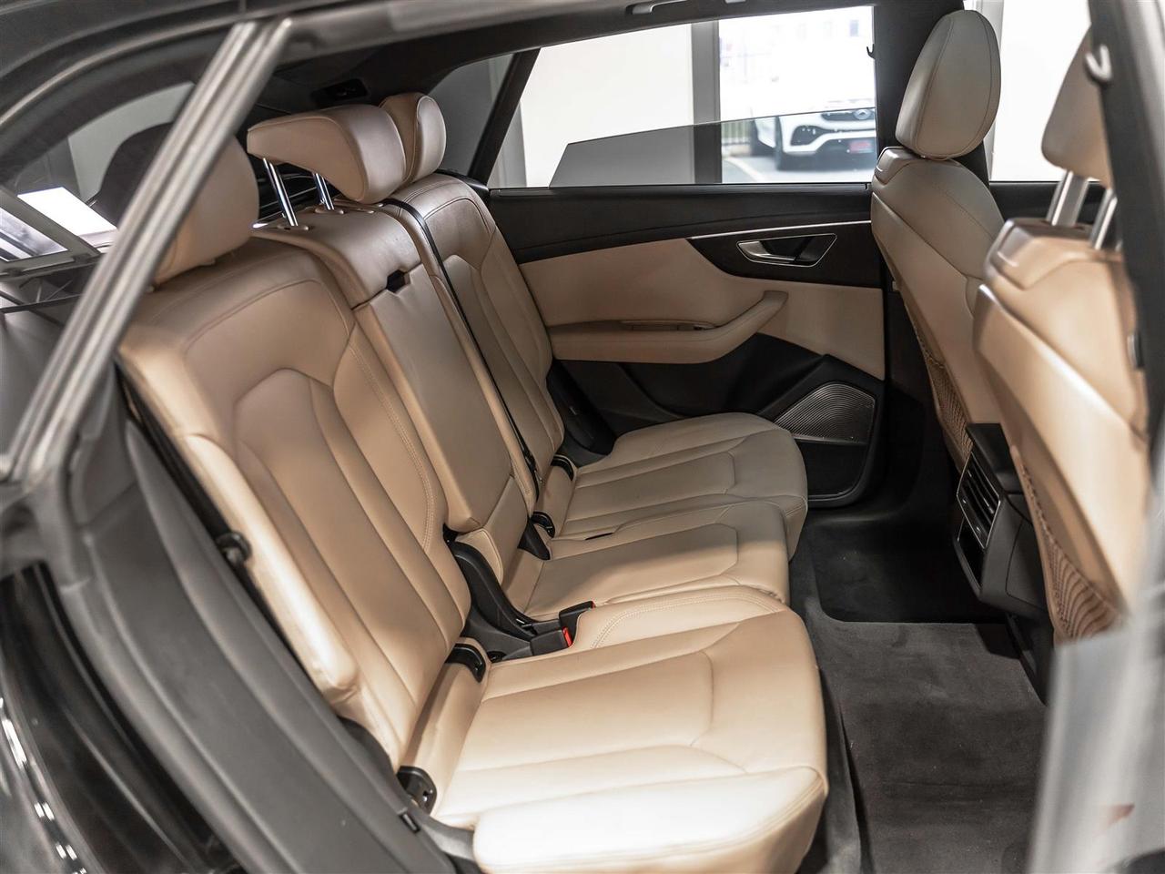 2023 Audi Q8 TECHNIK|S-LINE|B&O 3D|MASSAGE|HEADS-UP|ADAPT CRUISE Photo