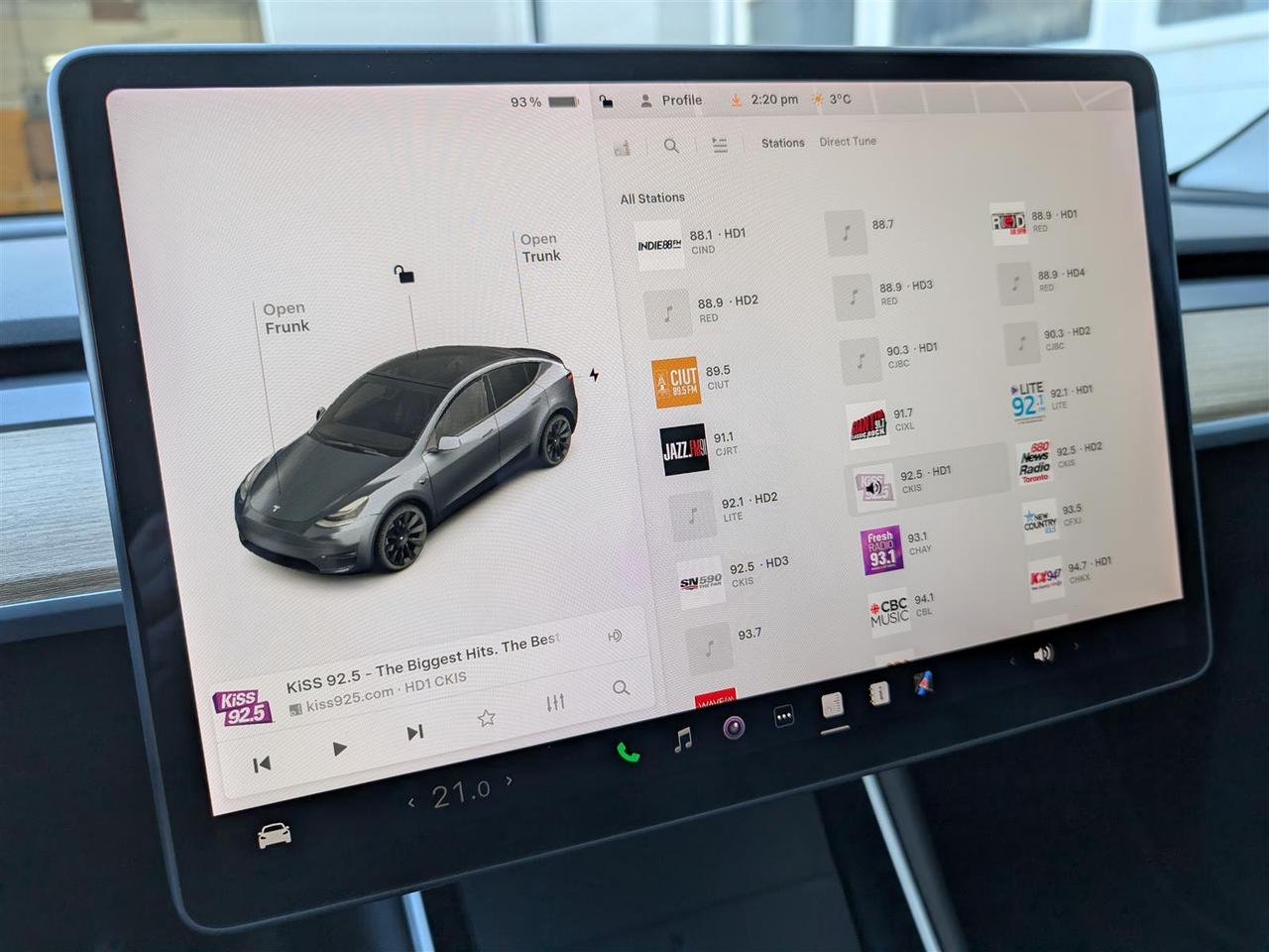 2020 Tesla Model Y LONG RANGE AWD - DUAL MOTOR Photo