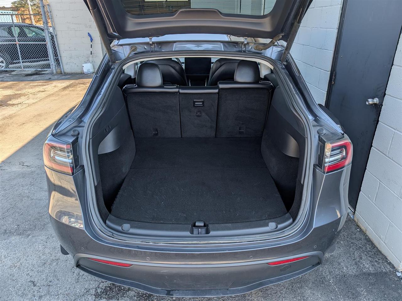 2020 Tesla Model Y LONG RANGE AWD - DUAL MOTOR Photo