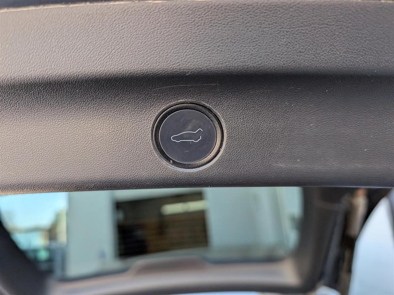 2020 Tesla Model Y LONG RANGE AWD - DUAL MOTOR Photo