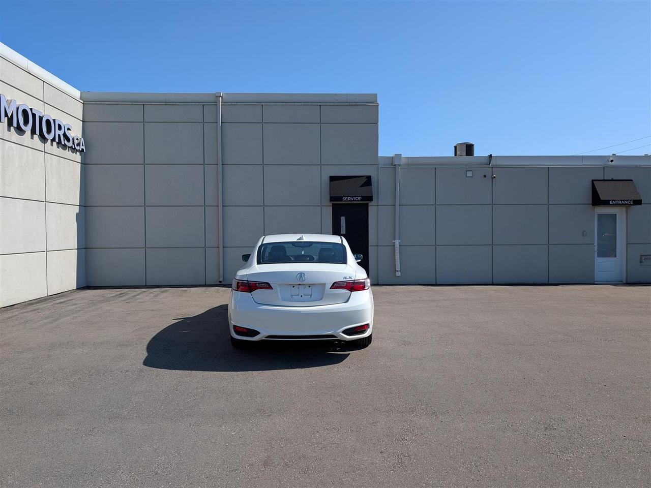2017 Acura ILX - SUNROOF - LEATHER - TECH FEATS Photo