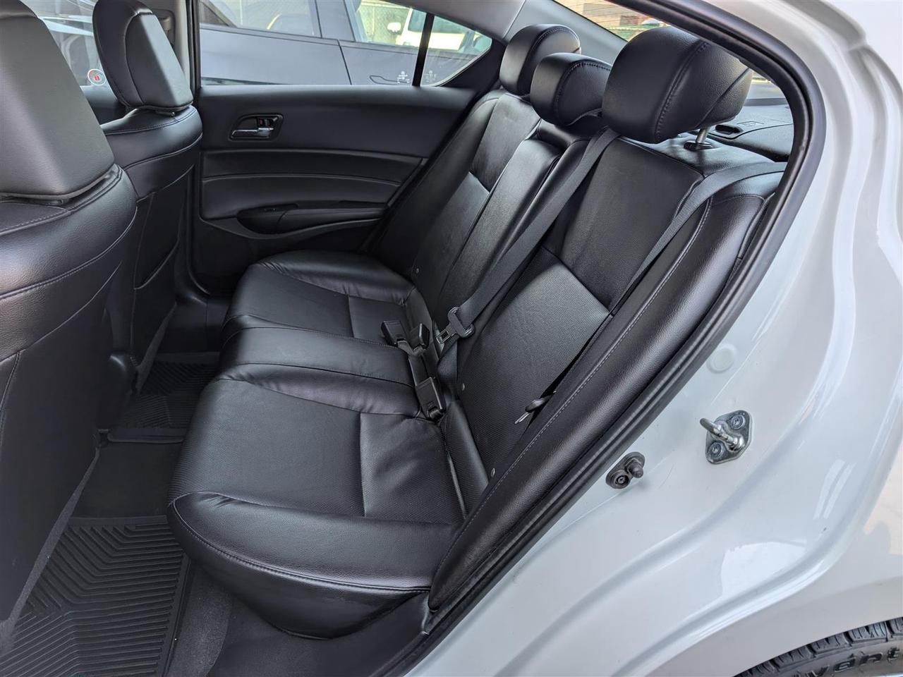 2017 Acura ILX - SUNROOF - LEATHER - TECH FEATS Photo