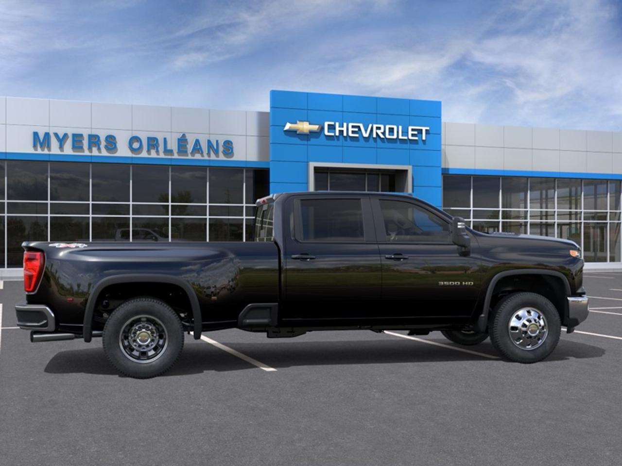 2026 Chevrolet Silverado 3500HD LT  - Leather Seats Photo4