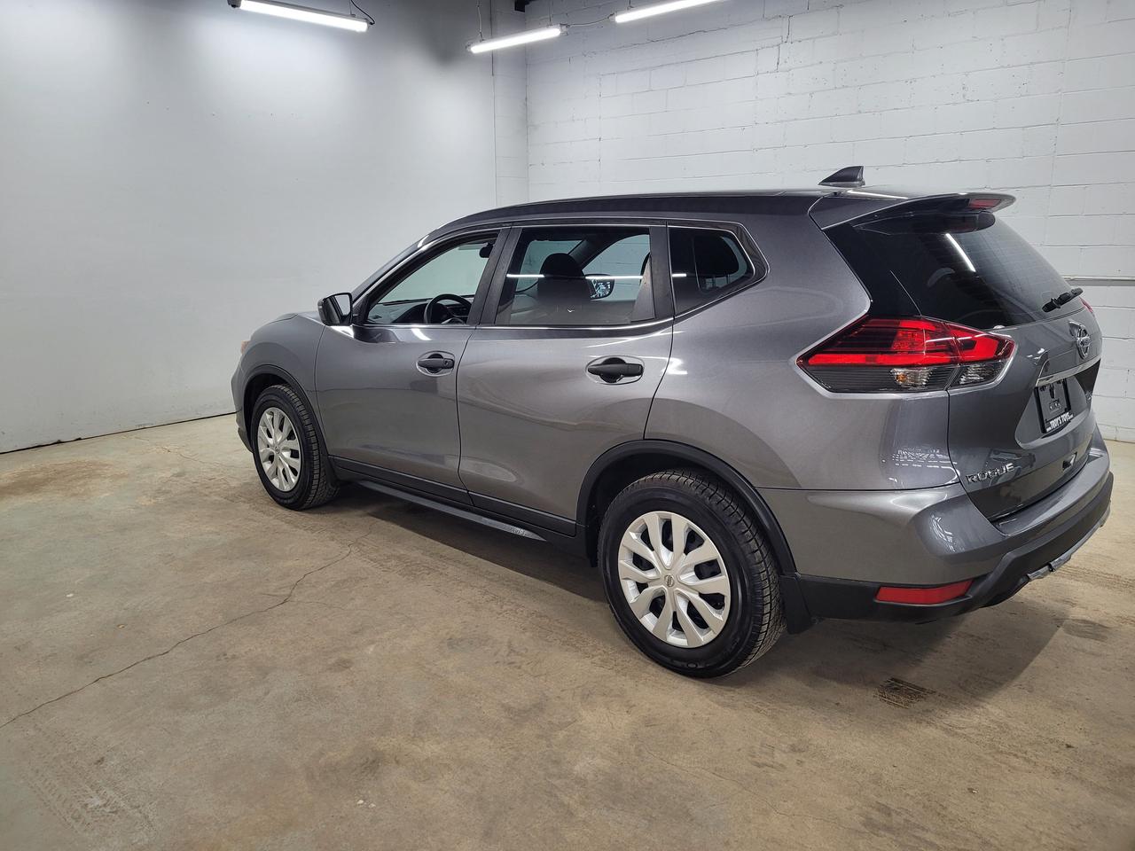 2017 Nissan Rogue S Photo24