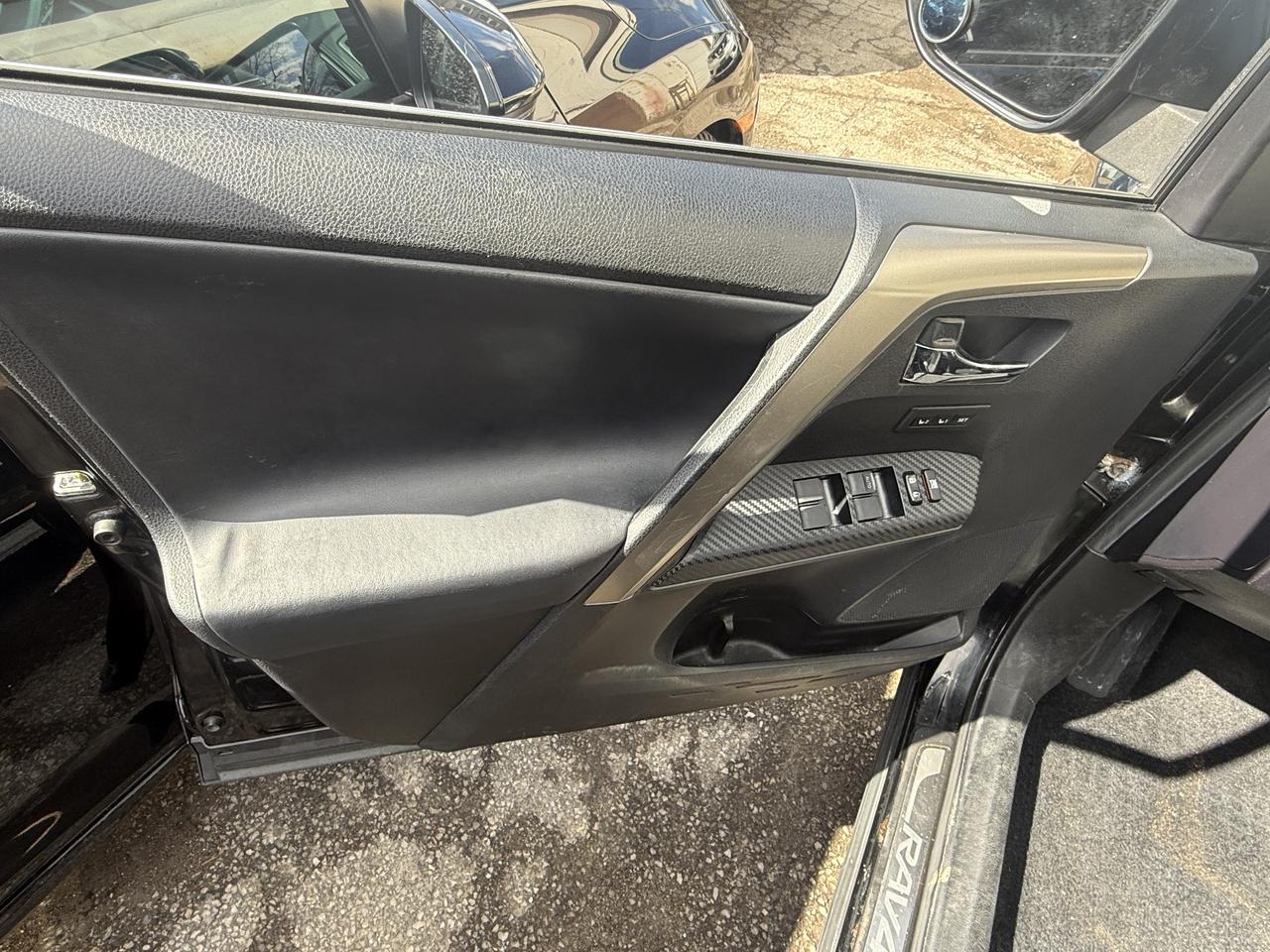 2015 Toyota RAV4 LIMITED  Photo