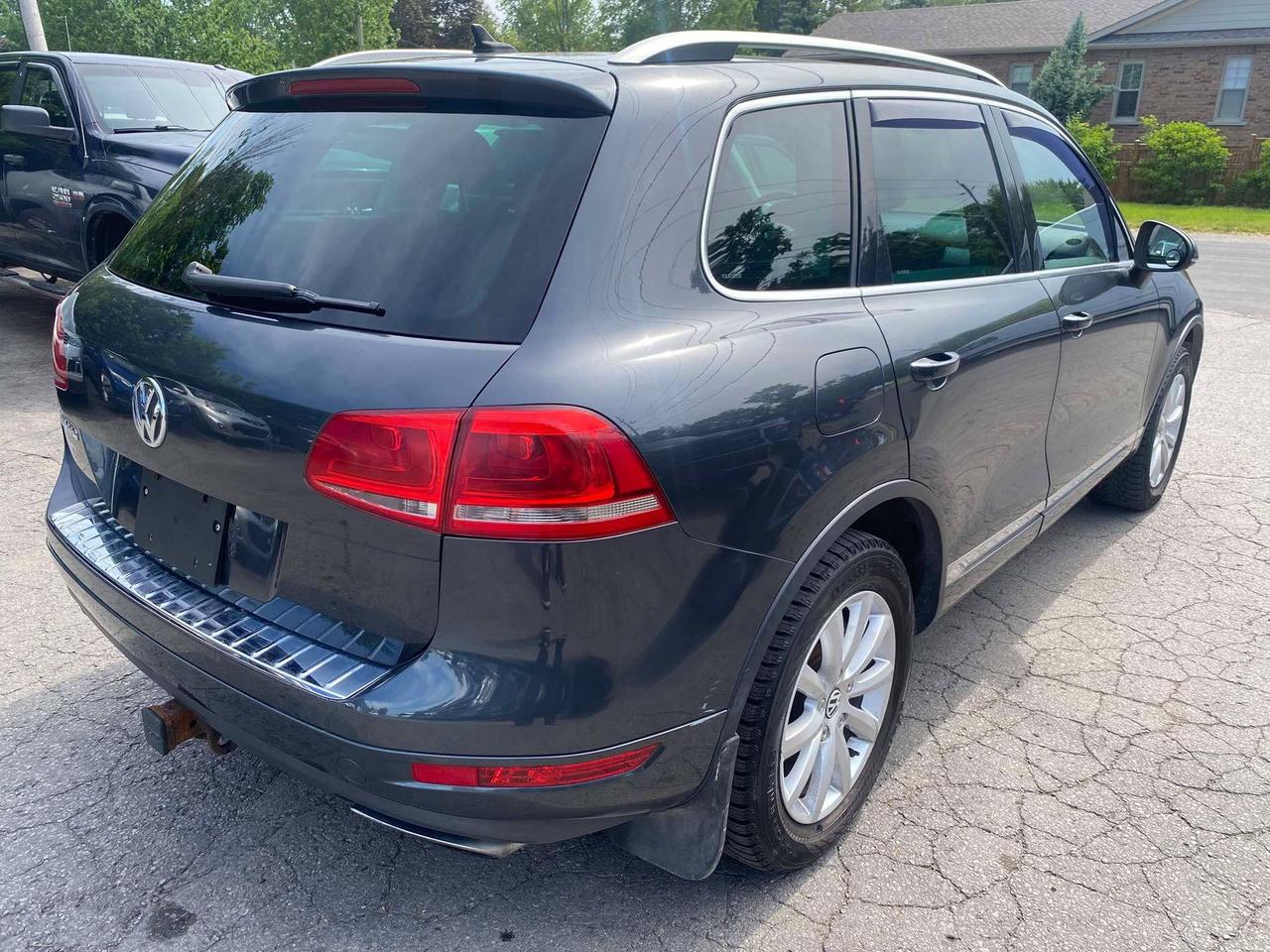 2011 Volkswagen Touareg Comfortline Photo