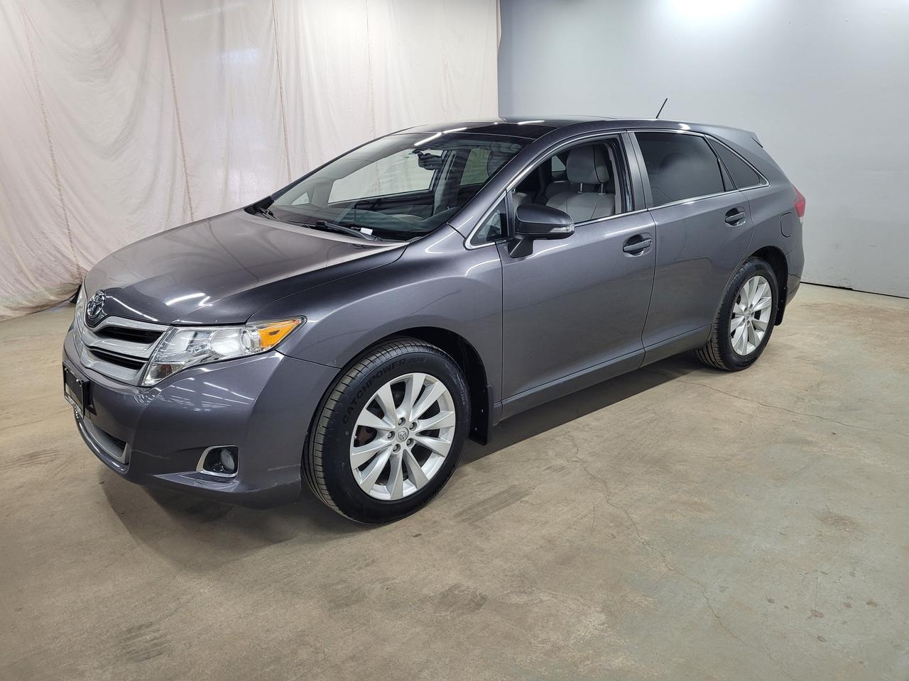 2016 Toyota Venza XLE | CLEAN CARFAX | AWD | DUAL CLIMATE CONTROL Photo23