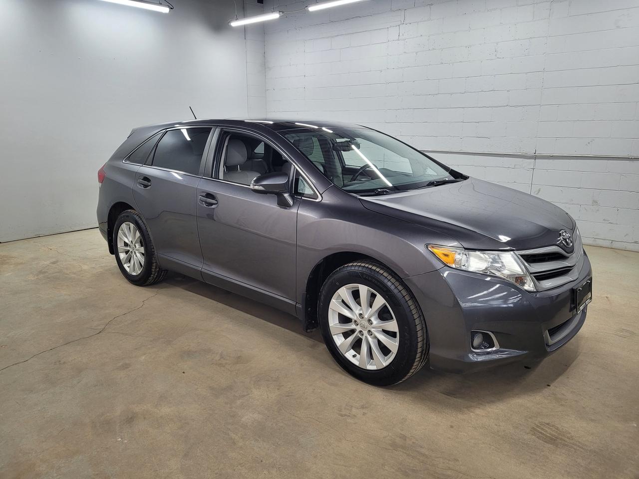 2016 Toyota Venza XLE Photo0