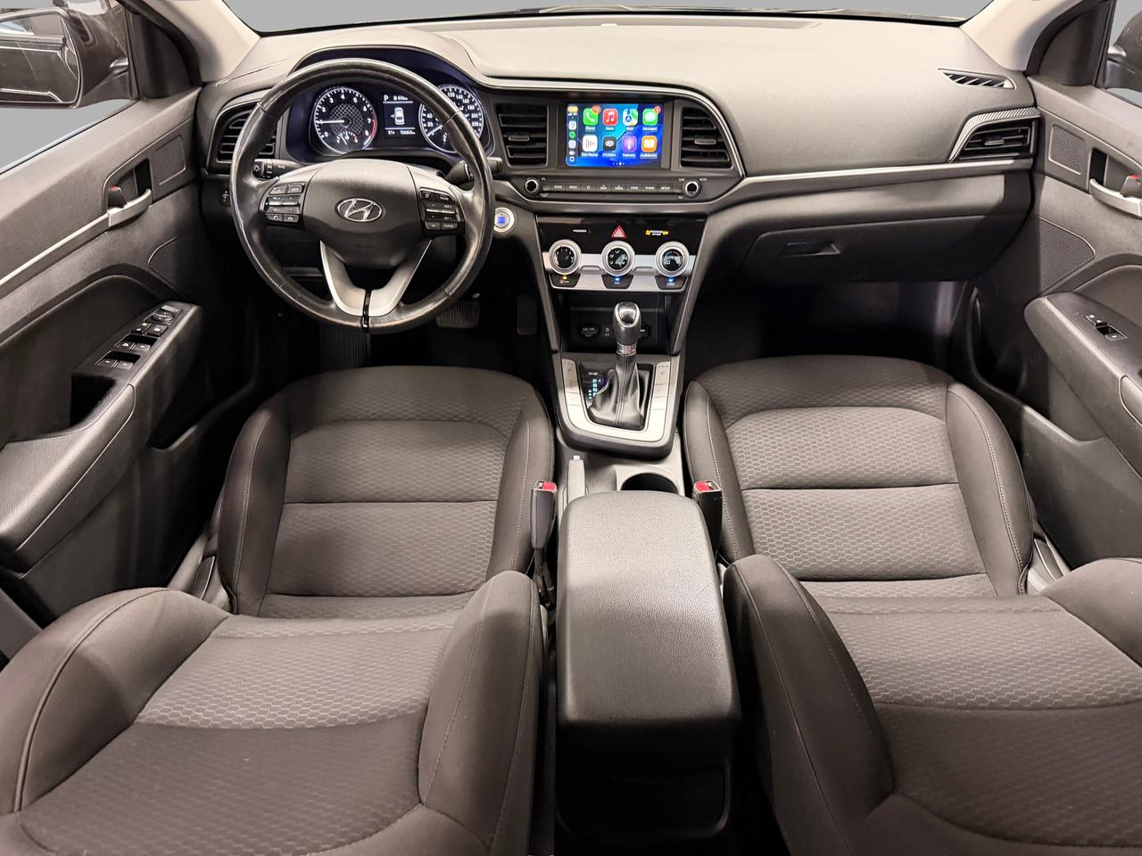 2020 Hyundai Elantra Preferred w/Sun & Safety+New Tires+CLEAN CARFAX++ Photo