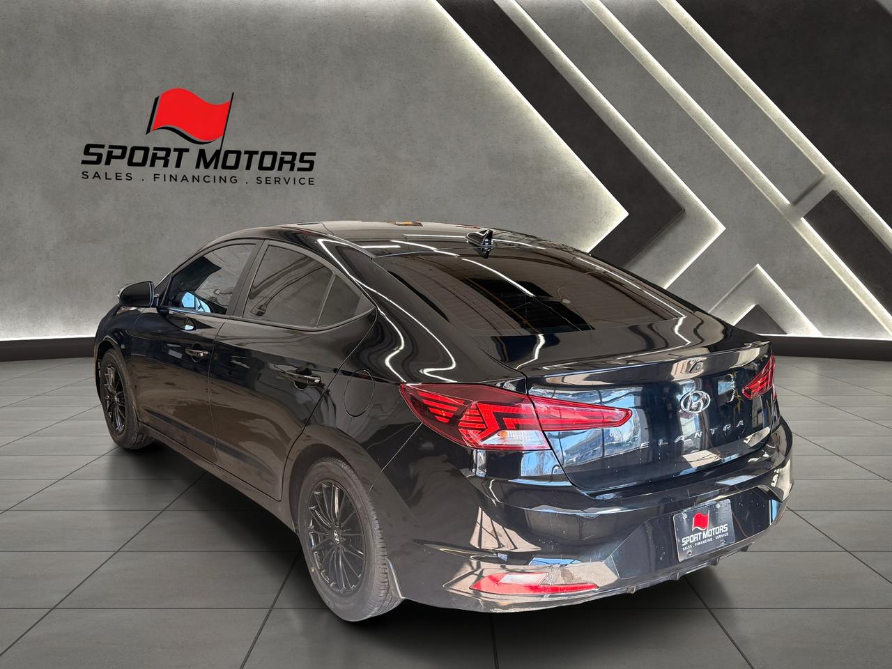 2020 Hyundai Elantra Preferred w/Sun & Safety+New Tires+CLEAN CARFAX++ Photo