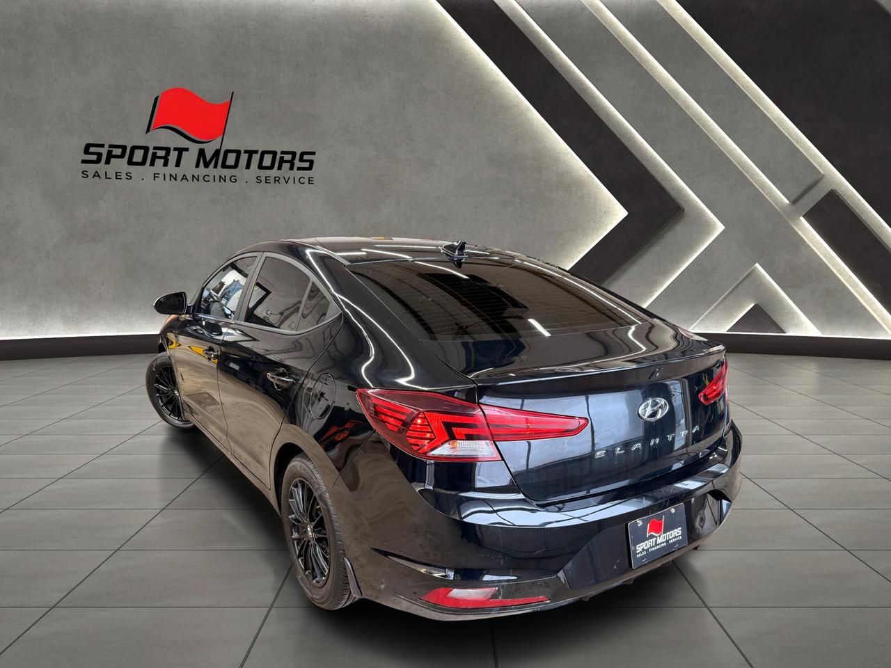 2020 Hyundai Elantra Preferred w/Sun & Safety+New Tires+CLEAN CARFAX++ Photo