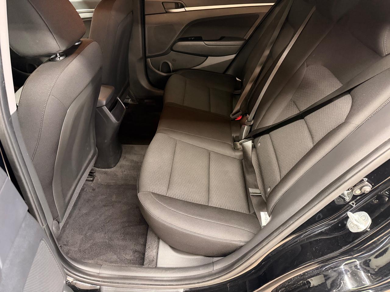 2020 Hyundai Elantra Preferred w/Sun & Safety+New Tires+CLEAN CARFAX++ Photo