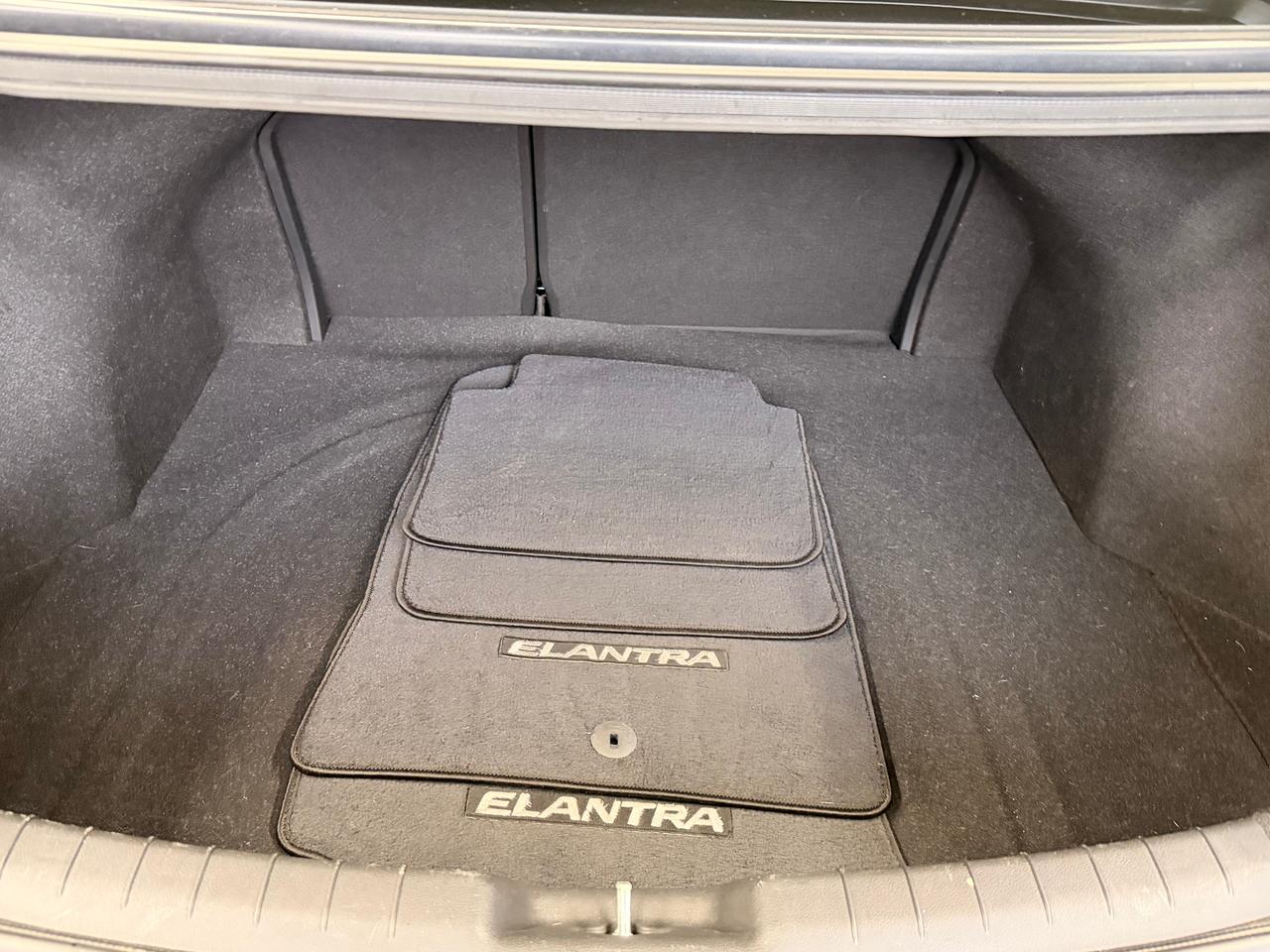 2020 Hyundai Elantra Preferred w/Sun & Safety+New Tires+CLEAN CARFAX++ Photo