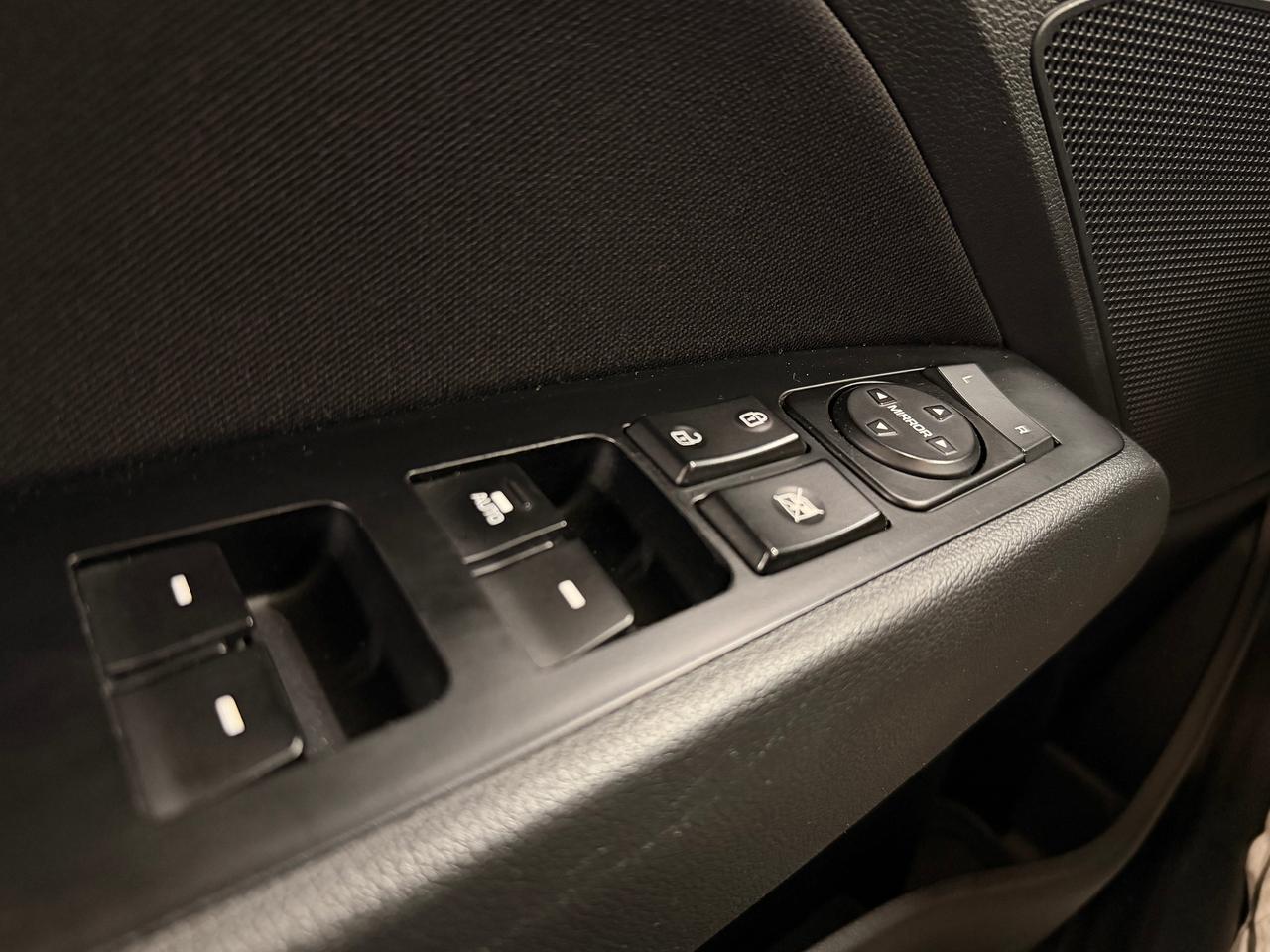 2020 Hyundai Elantra Preferred w/Sun & Safety+New Tires+CLEAN CARFAX++ Photo50